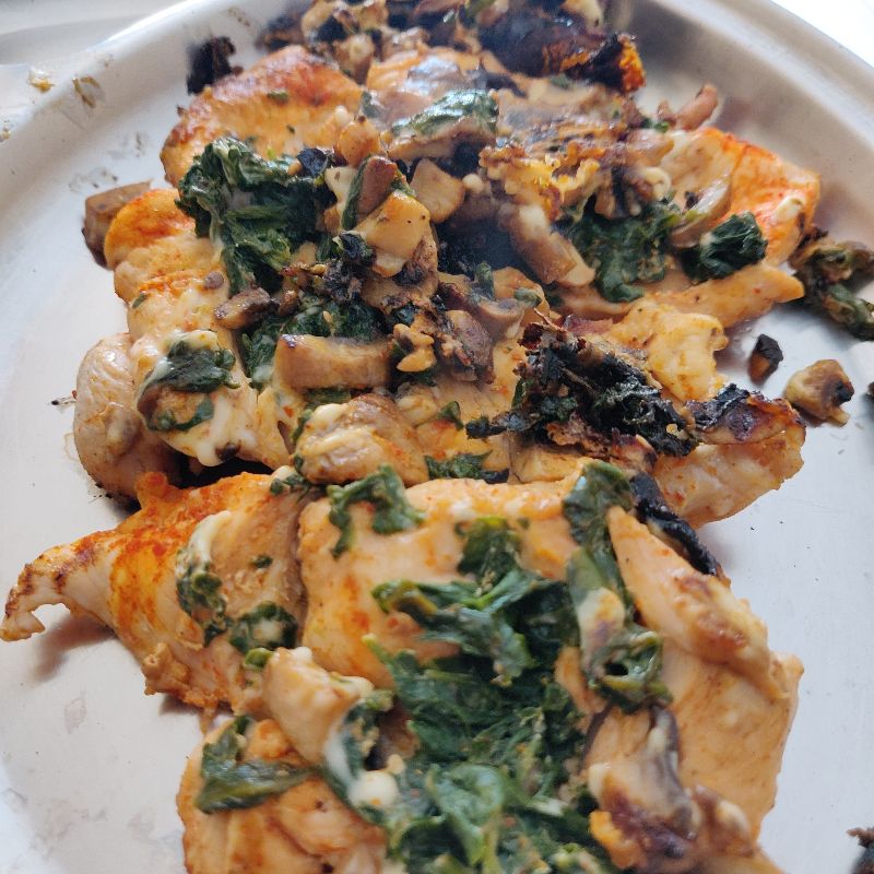 Cheesy spinach mushroom chicken